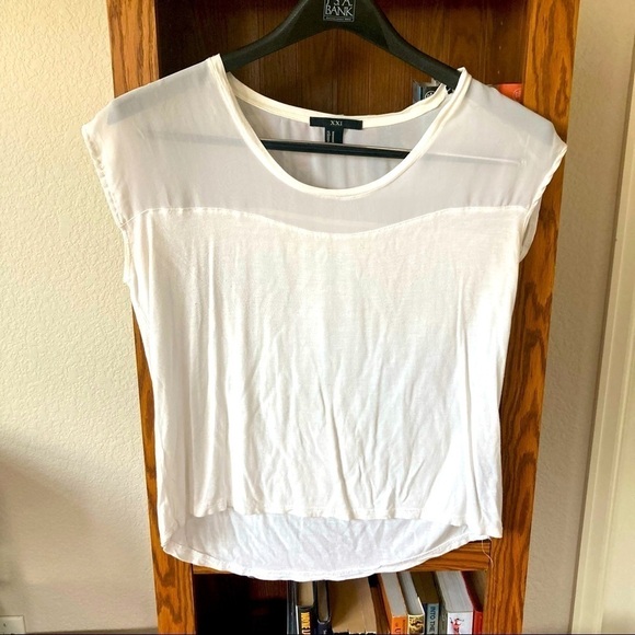 *2/$15* Forever  21 Flowy White T-Shirt - Picture 1 of 4